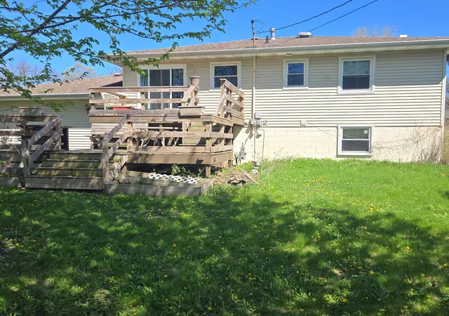 2nd image of 2931 Crabapple Ln, Hobart, IN 46342 | MLS# 837420