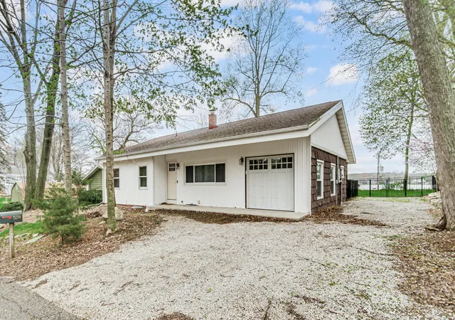 Photo 2 of Single family home for sale at 504 Closser Ave, La Porte, IN 46350 | MLS# 837486 | Listing updated on 2026-08-27