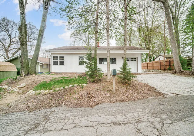Photo 3 of Single family home for sale at 504 Closser Ave, La Porte, IN 46350 | MLS# 837486 | Listing updated on 2026-08-27