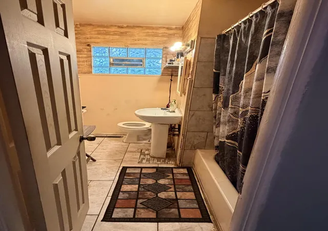 5th image of 1024 E 35Th Ct, Gary, IN 46409 | MLS# 837454