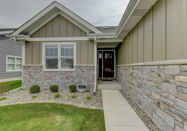 Photo 3 of Single family home for sale at 8595 Larkspur Ter, Saint John, IN 46373 | MLS# 837640 | Listing updated on 2026-08-20