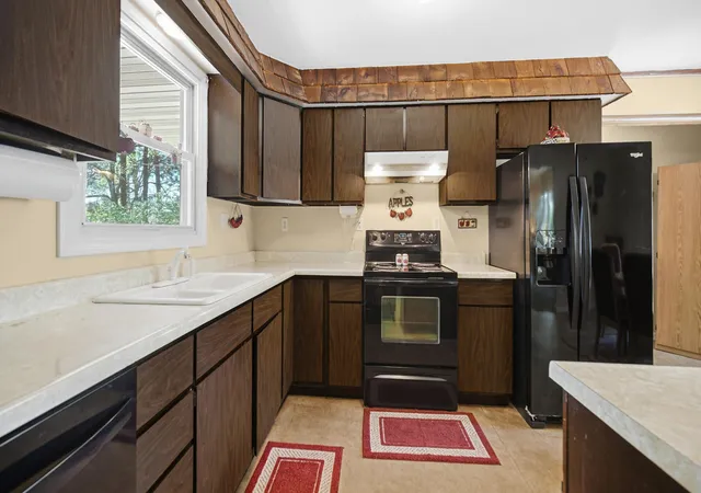 Photo 2 of Single family home for sale at 5505 W Schultz Rd, La Porte, IN 46350 | MLS# 837725 | Listing updated on 2026-04-25