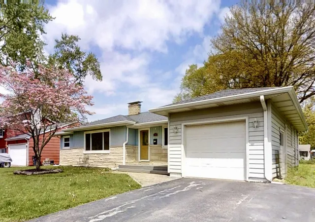 3rd image of 2900 Mcafee Dr, Hobart, IN 46342 | MLS# 838268