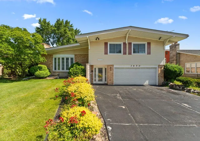 1st image of 3650 E 34th Pl, Hobart, IN 46342 | MLS# 841351
