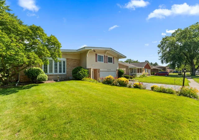 2nd image of 3650 E 34th Pl, Hobart, IN 46342 | MLS# 841351