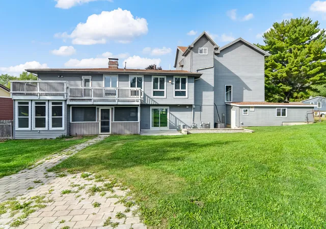 3rd image of 2212 Elm Tree Ln, Crown Point, IN 46307 | MLS# 837660