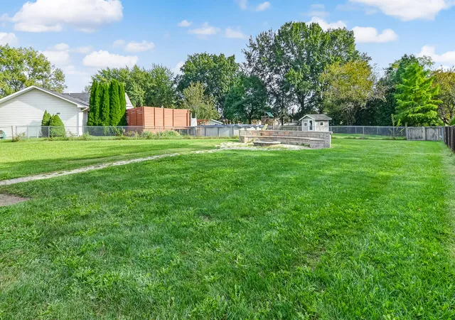 4th image of 2212 Elm Tree Ln, Crown Point, IN 46307 | MLS# 837660