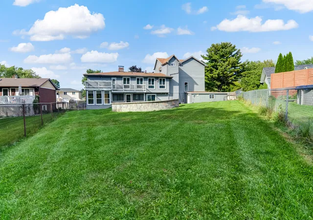5th image of 2212 Elm Tree Ln, Crown Point, IN 46307 | MLS# 837660
