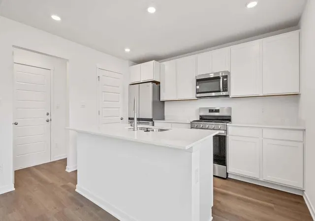 2nd image of 200 Cressmoor Blvd, Hobart, IN 46342 | MLS# 837702