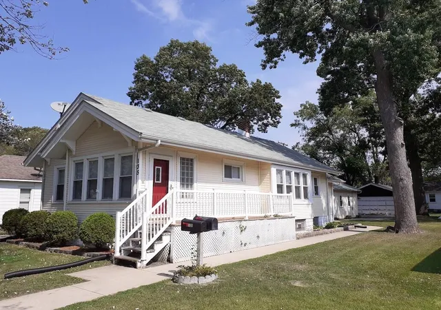 Homes for sale in Griffith, IN | 135 N Lindberg St, Griffith, IN 46319 | MLS# 839964