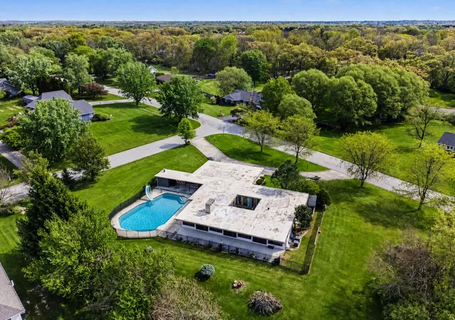 4th image of 102 Sylvan Dr, Valparaiso, IN 46385 | MLS# 839195