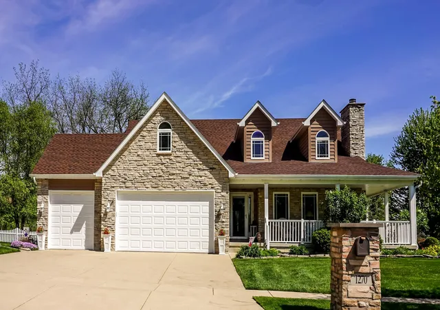 3rd image of 1270 E Greenview Pl, Crown Point, IN 46307 | MLS# 838006