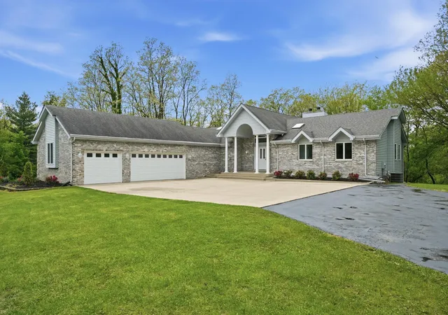 1st image of 502 W 100 N, Valparaiso, IN 46385 | MLS# 839196
