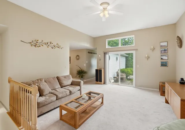 5th image of 379 Fox Trail Ct, Hobart, IN 46342 | MLS# 841481