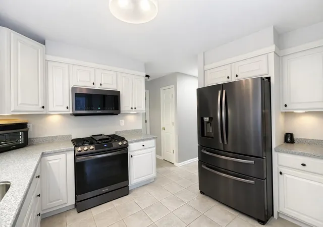 Homes for sale in Munster, IN | 1717 Apple Blossom Dr #3, Munster, IN 46321 | MLS# 837953