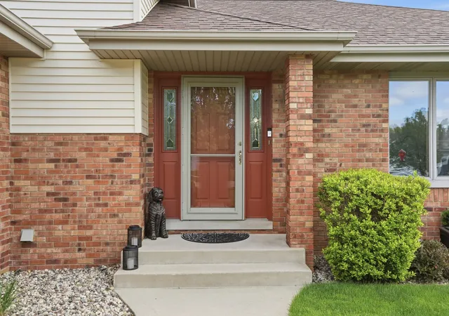 Homes for sale in Schererville, IN | 6587 Arrowhead Dr, Schererville, IN 46375 | MLS# 838027