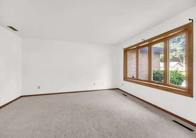 Photo 4 of Single family home for sale at 3009 Kimberly St, Portage, IN 46368 | MLS# 837918 | Listing updated on 2026-09-18