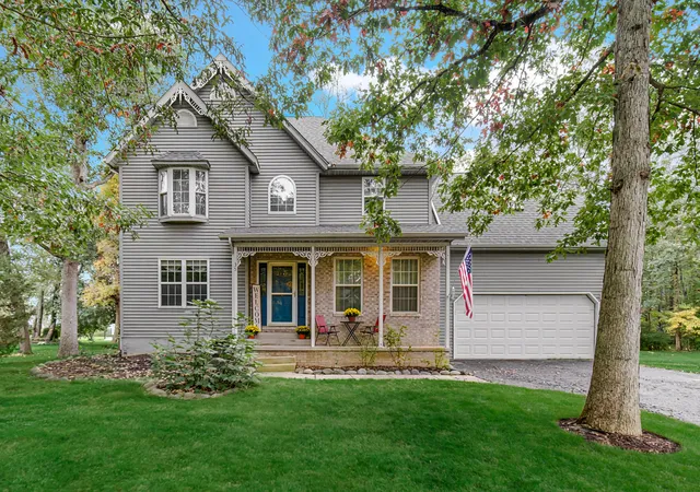 Photo 1 of Single family home for sale at 35 Oak Holw Ct, Valparaiso, IN 46383 | MLS# 838014 | Listing updated on 2026-10-22