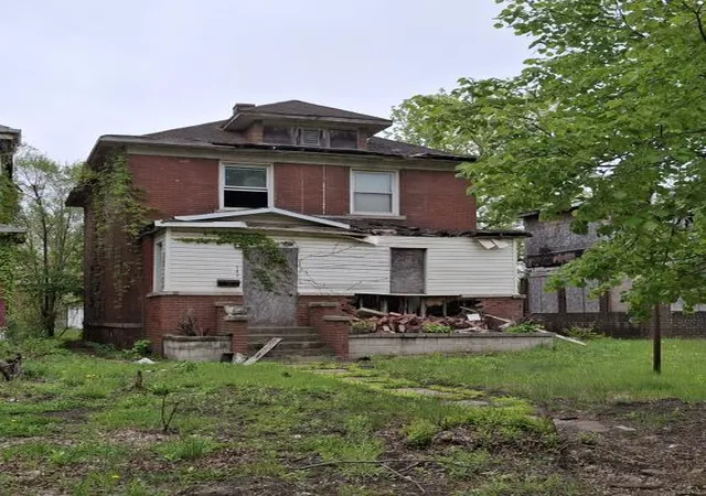 2nd image of 747 Van Buren St, Gary, IN 46402 | MLS# 838087