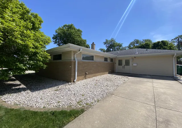 1st image of 8143 Howard Ave, Munster, IN 46321 | MLS# 841281