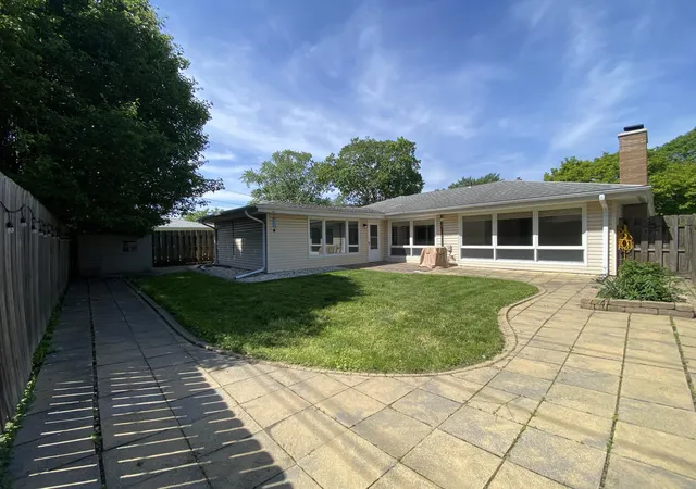 2nd image of 8143 Howard Ave, Munster, IN 46321 | MLS# 841281