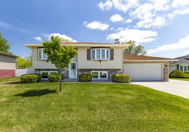 2nd image of 431 S Liverpool Rd, Hobart, IN 46342 | MLS# 838148