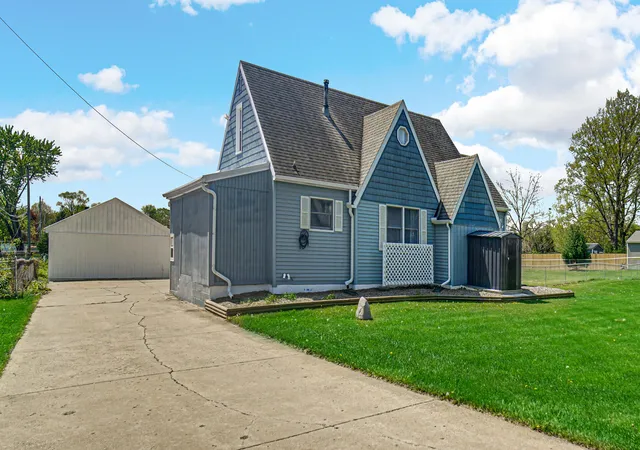 Photo 1 of Single family home for sale at 324 W Johnson Rd, La Porte, IN 46350 | MLS# 838199 | Listing updated on 2026-05-03