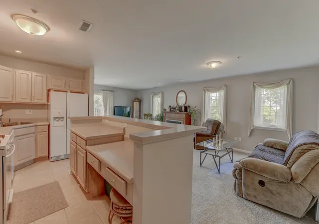Photo 3 of Sale Pending at 2515 Longwood Dr #102, Highland, IN 46322 | MLS# 838492 | Listing updated on 2026-08-31