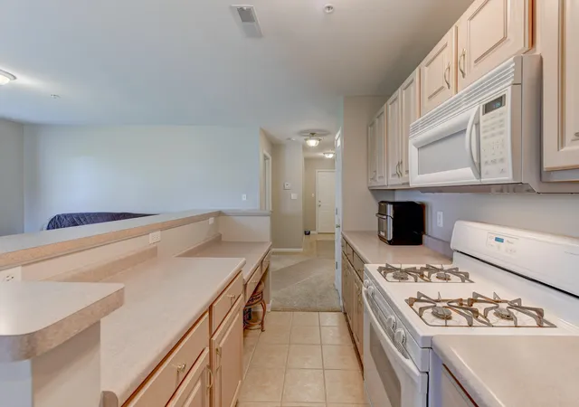 Photo 4 of Sale Pending at 2515 Longwood Dr #102, Highland, IN 46322 | MLS# 838492 | Listing updated on 2026-08-31