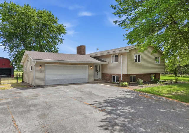 1st image of 13875 Delaware St, Crown Point, IN 46307 | MLS# 840269