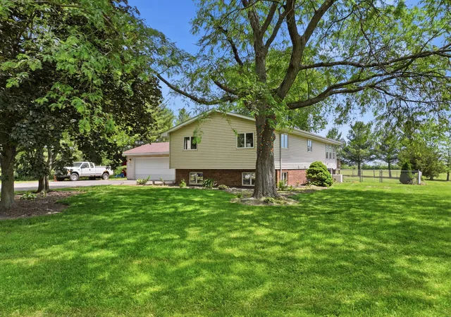 2nd image of 13875 Delaware St, Crown Point, IN 46307 | MLS# 840269