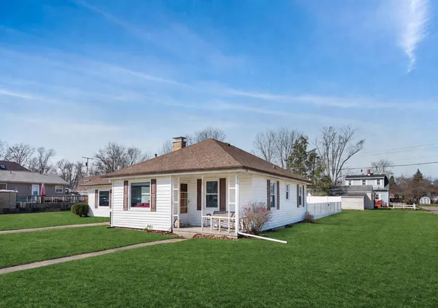 Homes for sale in Michigan City, IN | 3003 Wrobel Ave, Michigan City, IN 46360 | MLS# 838713