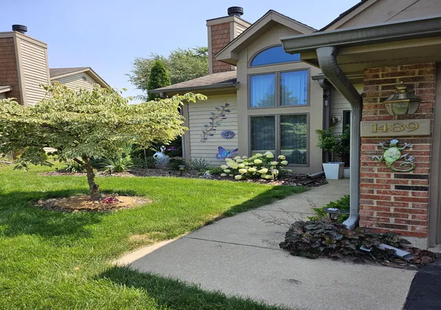 2nd image of 1489 Grand Isle Ct, Hobart, IN 46342 | MLS# 838302