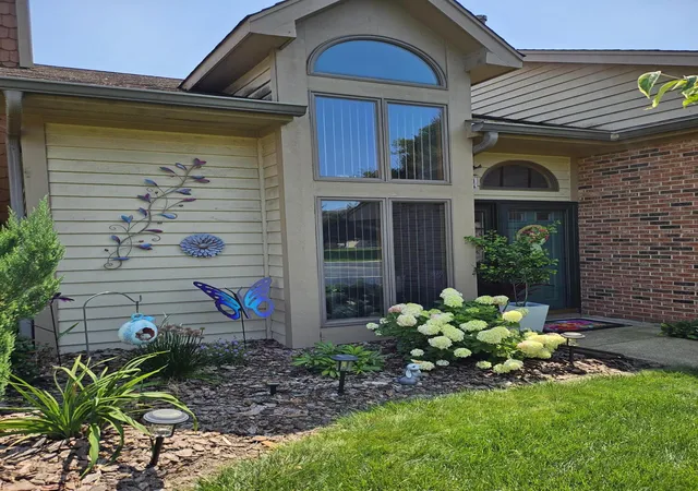 1st image of 1489 Grand Isle Ct, Hobart, IN 46342 | MLS# 838302