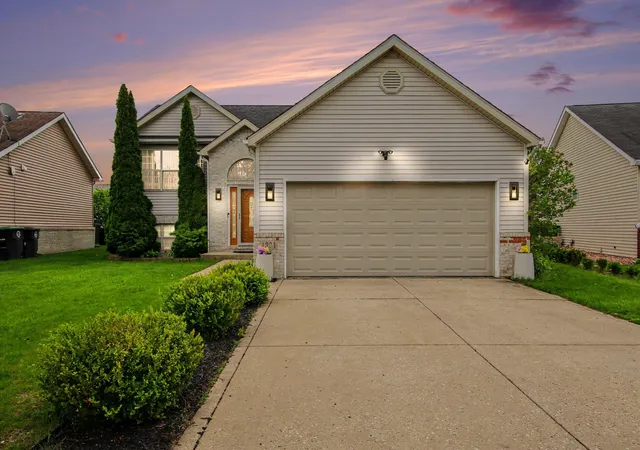 25th image of 1304 Csokasy Ln, Hobart, IN 46342 | MLS# 838324
