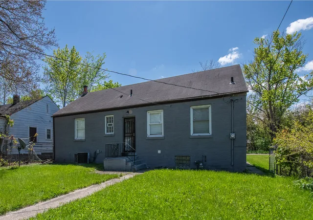 3rd image of 408 E 43Rd Ave, Gary, IN 46409 | MLS# 838277