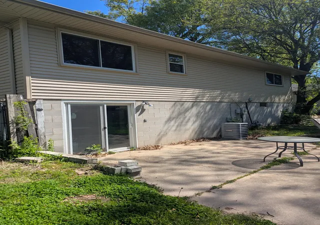 Homes for sale in Lake Station, IN | 4263 E 27th Ln, Lake Station, IN 46405 | MLS# 838806