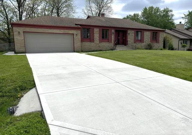 2nd image of 1385 Brandywine Rd, Crown Point, IN 46307 | MLS# 838532