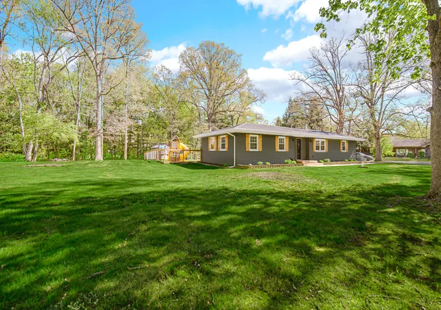 Homes for sale in Rensselaer, IN | 4964 Locksley Dr E, Rensselaer, IN 47978 | MLS# 838650