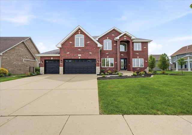 Homes for sale in Saint John, IN | 10407 Golden Arch Ave, Saint John, IN 46373 | MLS# 838522