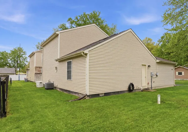 21st image of 829 Johnson St #A, Chesterton, IN 46304 | MLS# 838425