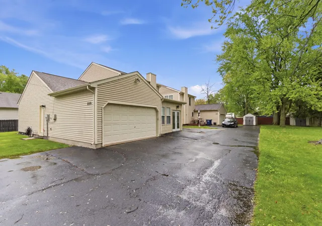 Photo 2 of Single family home for sale at 829 Johnson St #A, Chesterton, IN 46304 | MLS# 838425 | Listing updated on 2026-09-19