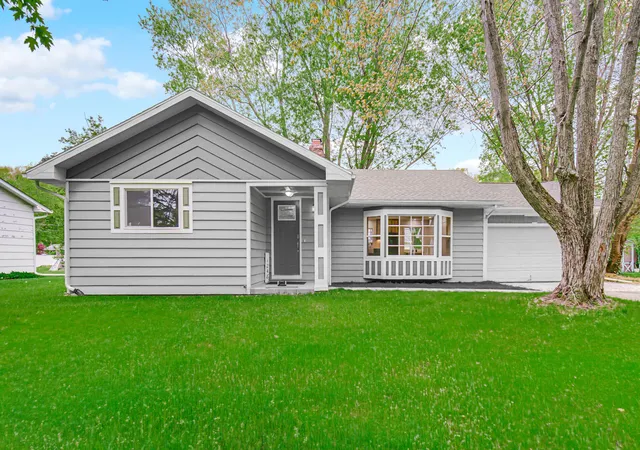 Single family home for sale at 1248 Dogwood Dr, Chesterton, IN 46304 | MLS# 838462