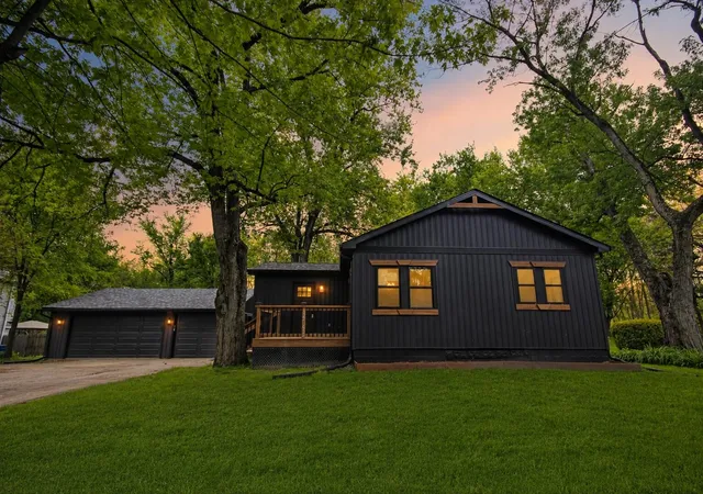 Photo 1 of Single family home for sale at 122 E 632 North, Valparaiso, IN 46383 | MLS# 838648 | Listing updated on 2026-10-09