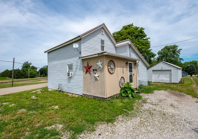 Homes for sale in Earl Park, IN | 307 W 6th, Earl Park, IN 47942 | MLS# 838488