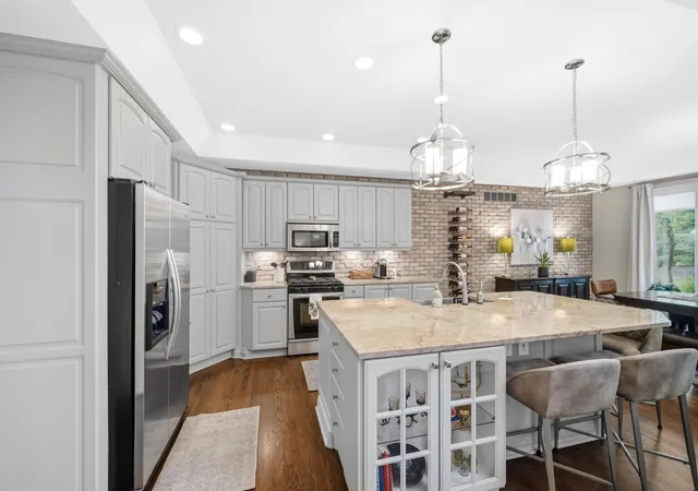 4th image of 1077 Mission Hills Ct, Chesterton, IN 46304 | MLS# 838852