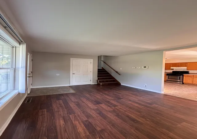 3rd image of 3884 Maitland St, Hobart, IN 46342 | MLS# 843378
