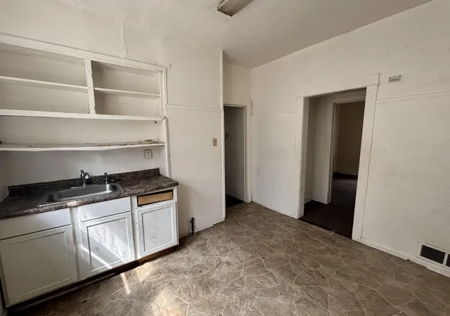 4th image of 10-12 Waltham St, Hammond, IN 46320 | MLS# 838690