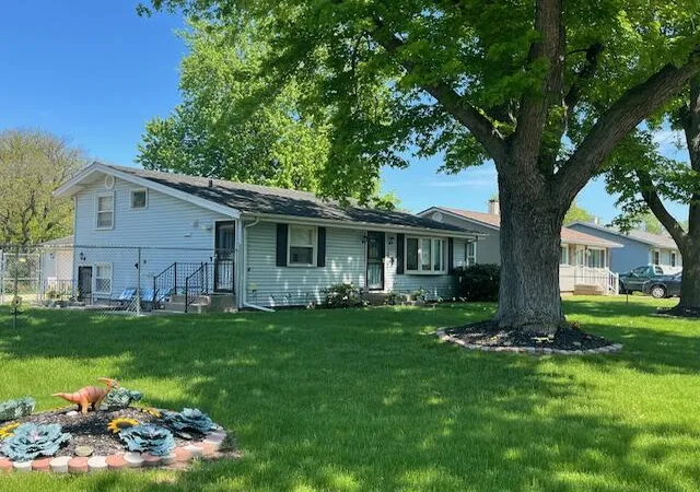 Homes for sale in Michigan City, IN | 1417 Earl Rd, Michigan City, IN 46360 | MLS# 838802