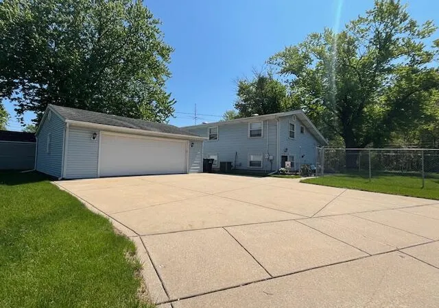 Homes for sale in Michigan City, IN | 1417 Earl Rd, Michigan City, IN 46360 | MLS# 838802